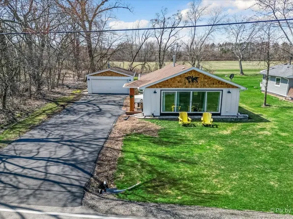 3219 S Wright Rd, McHenry, IL 60050