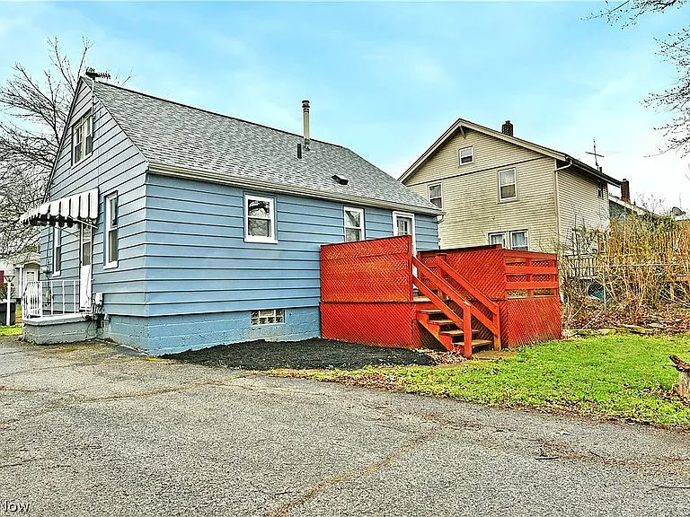 1787 Bonnie Brae Ave NE — Photo 3