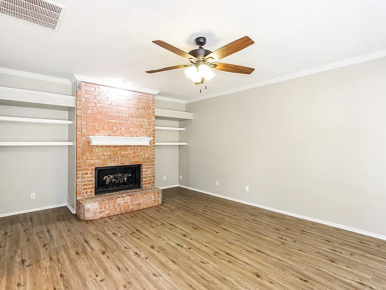 1804 Sandalwood Ln — Photo 5