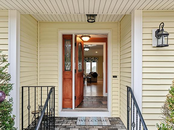 2nd image of 36 Bouldercrest Lane