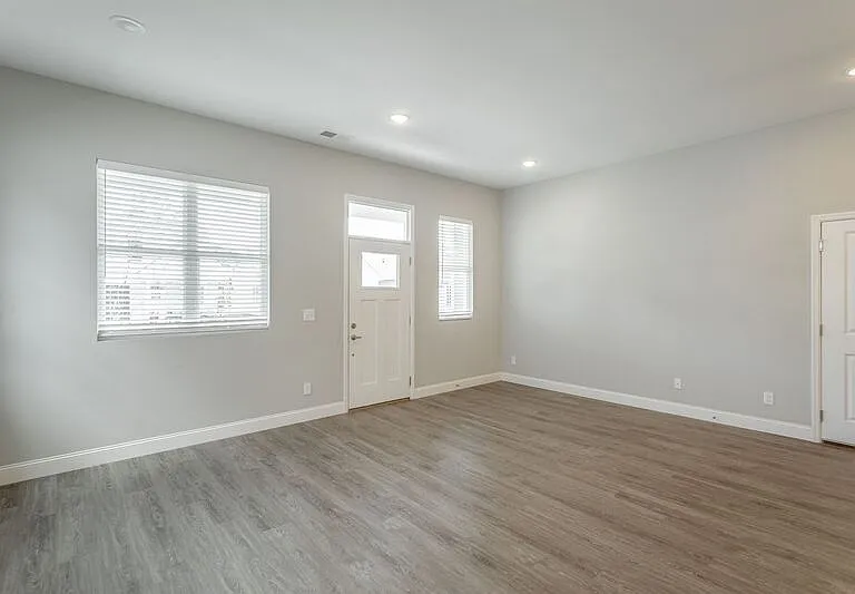 4727 Stunner Ln — Photo 3