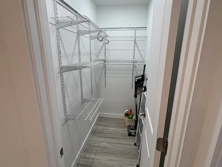 1038 Winnemucca Ave #4 — Photo 9