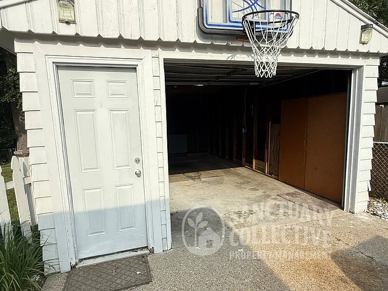 One stall garage