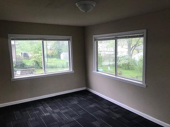 4th image of 3243 W Tennyson Ave