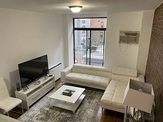 Rented by Mallory Management Corp | media 32