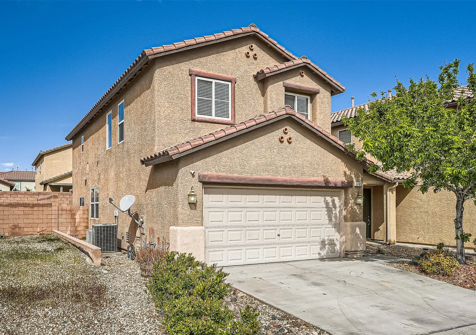 Gilespie/Barbara Terracina Community — Photo 4