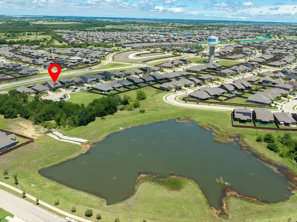3805 S Courtney Ct, Heartland, TX 75126