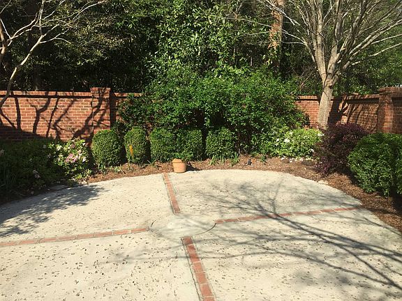 2nd image of 112 Cloister Cove Ln