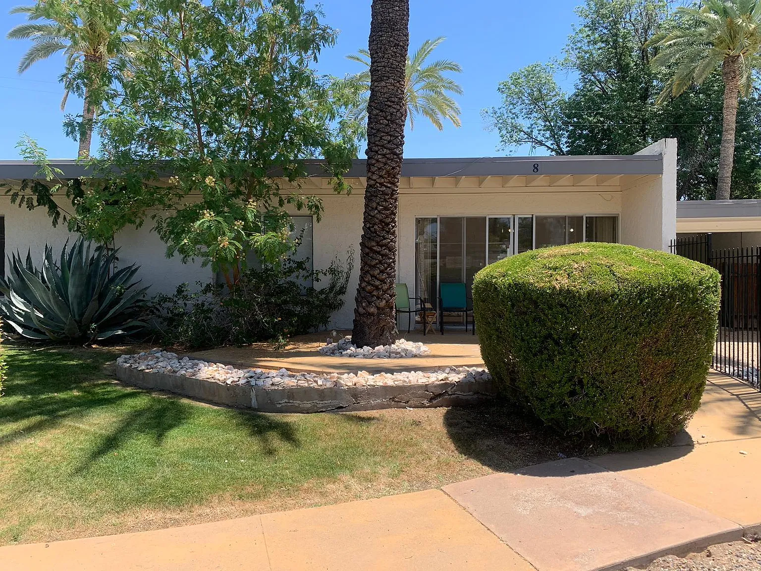 2 bed, 750 sqft, $1,750 — Photo 1