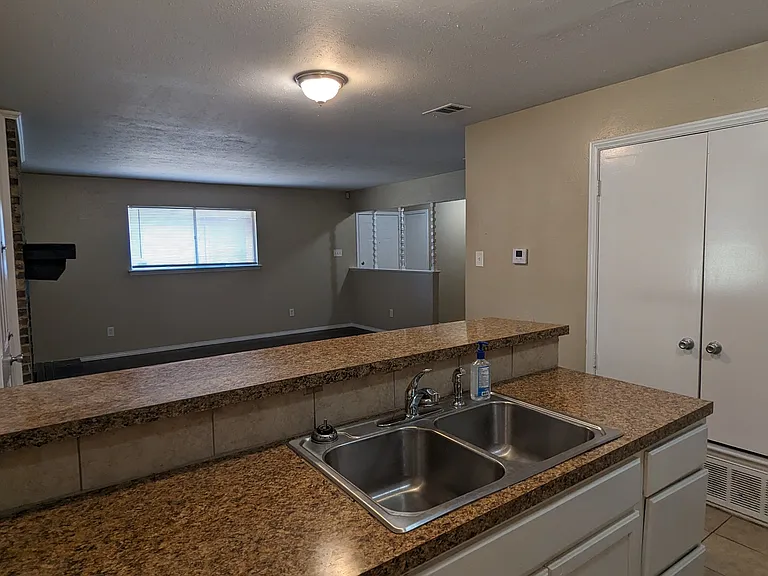 1434-1436 Deborah Ave #1434 — Photo 7