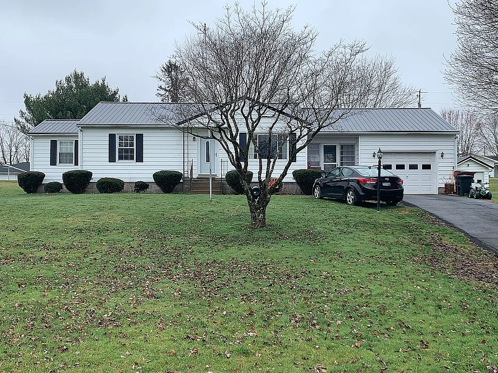 726 Stennett Rd photo 1