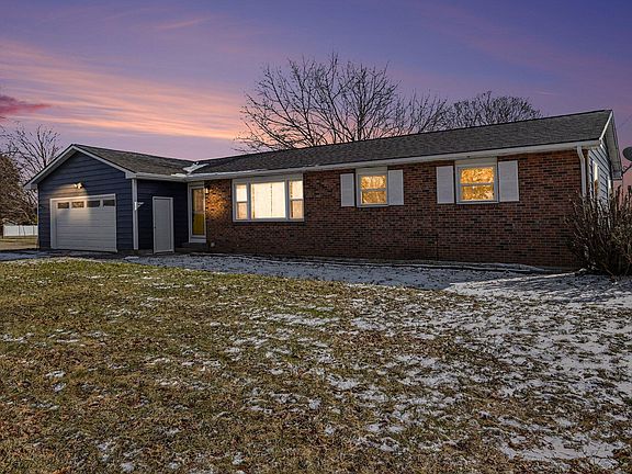 2nd image of 865 W Main St