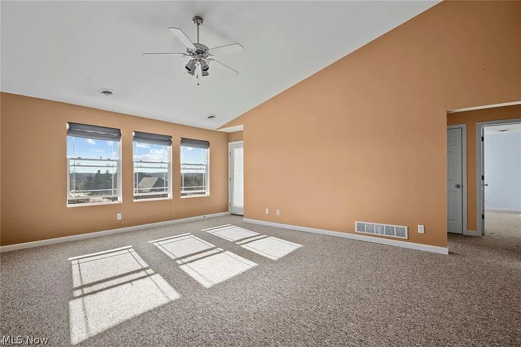 2 bed, 2.0 bath, 1082 sqft, $1,450 — Photo 2