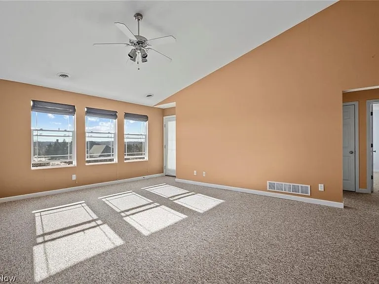 863 Cedar Way #605 — Photo 2