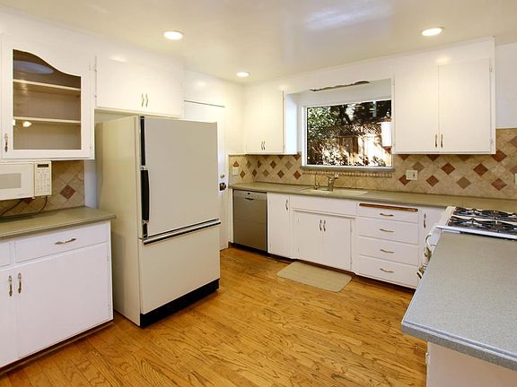 4th image of 804 Lockewood Ln
