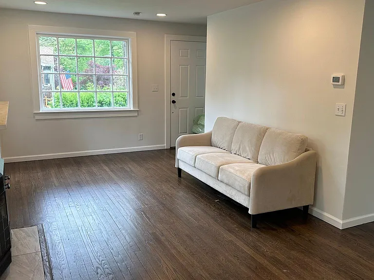 10 Maple Way — Photo 7