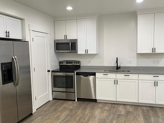 3rd image of 291 N 220 W