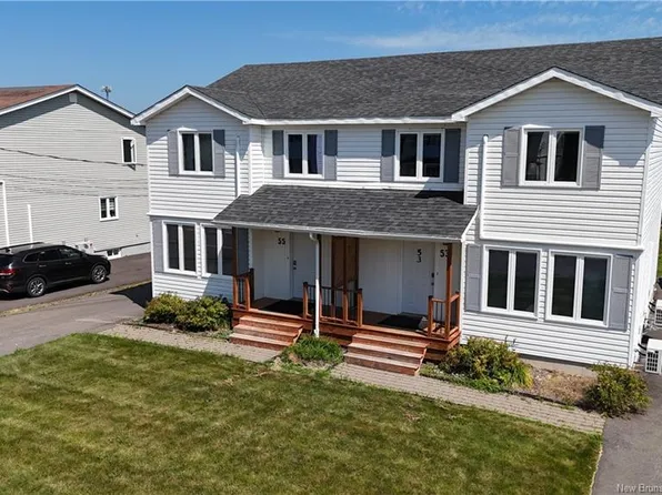 53 Briarlea Dr, Moncton, NB E1G 2E9