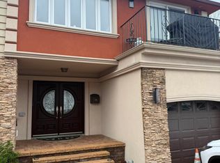 215-32 23rd Rd #1R, Bayside, NY 11360