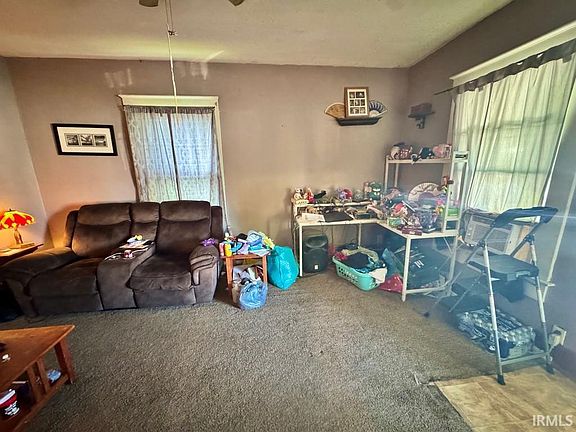 4th image of 924 S 15th St