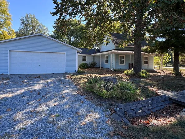 4204 Radio Tower Rd, Salem, IL 62881
