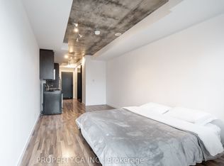 1 Shaw St #712, Toronto, ON M6K 0A1