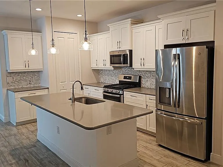 2305 Ariane Dr — Photo 25