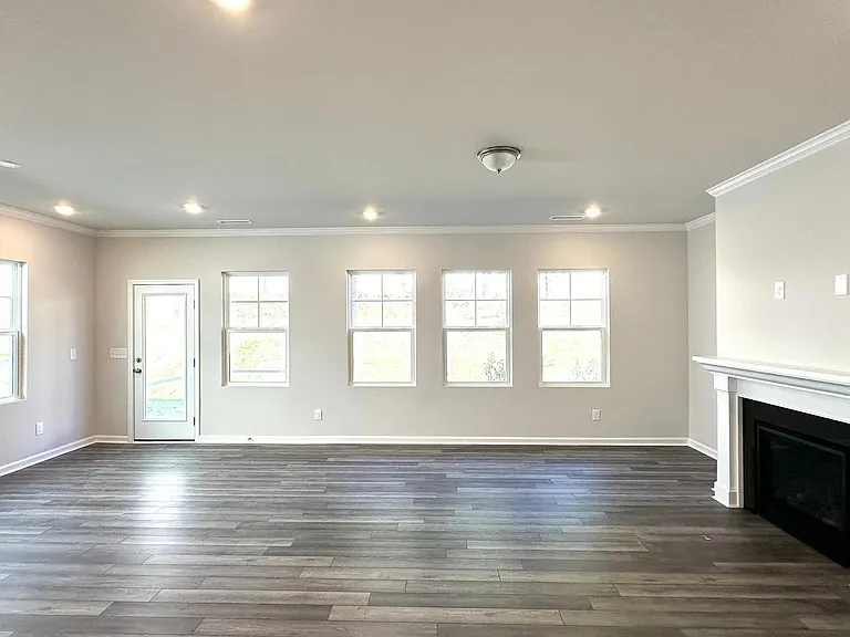 2233 Cape May Ln — Photo 16