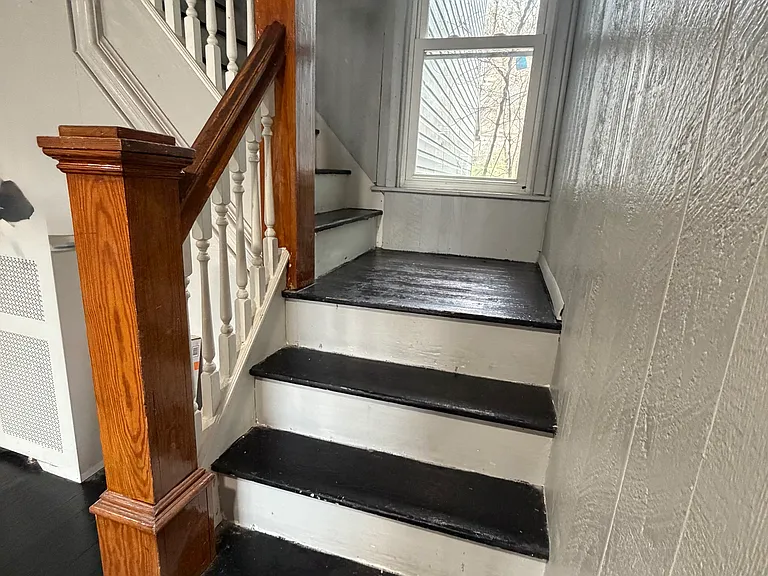 1219 W Walnut St — Photo 10
