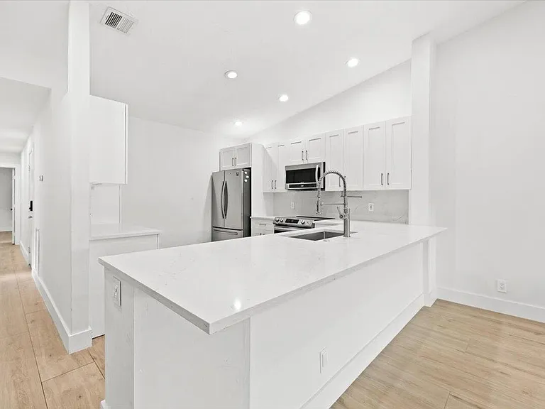 10352 Mateo Ct — Photo 7