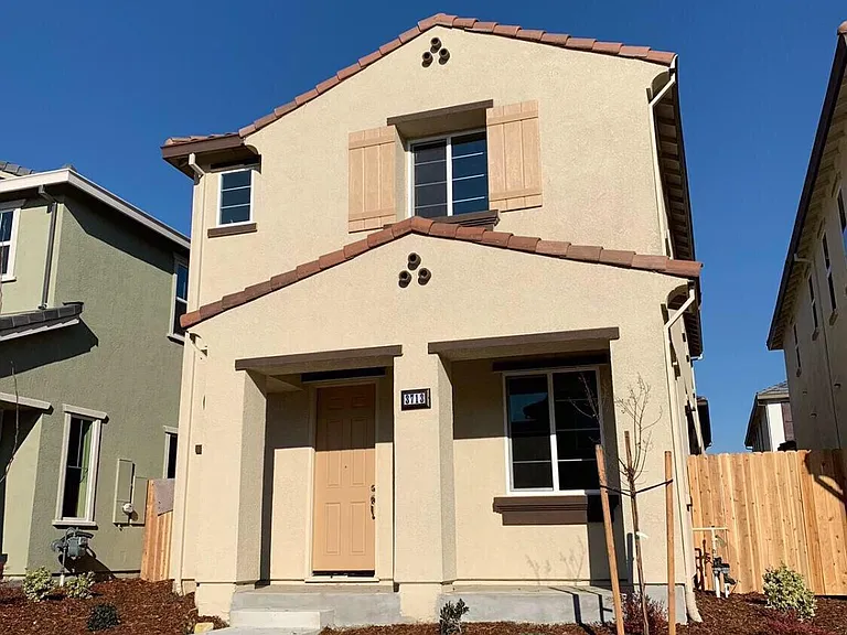 3713 Gozo Island Ave — Photo 2