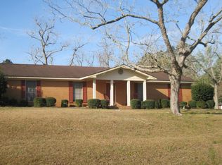 101 Greenwood Dr, Glennville, GA 30427
