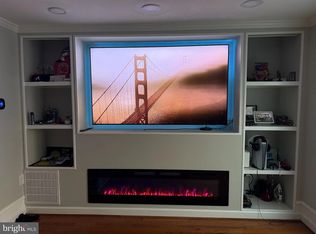 218 Stevenson Sq, Alexandria, VA 22304