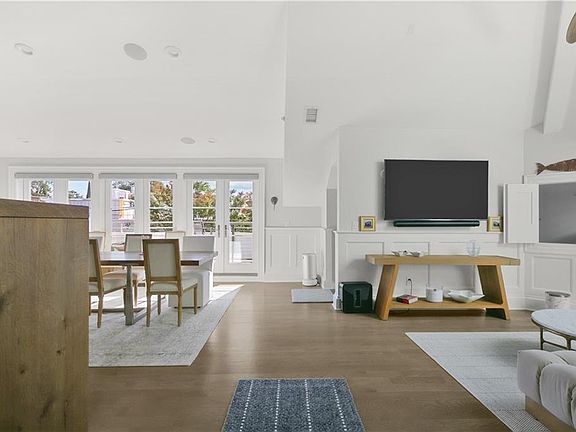 4th image of 50 School St #8