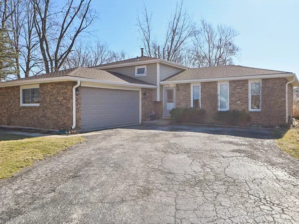 35 Joe Orr Ct, Crete, IL 60417