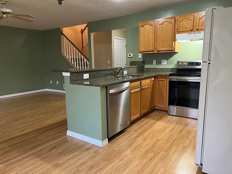 1034 Doral Dr — Photo 5