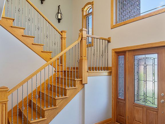 4th image of 21420 Foxtail Dr
