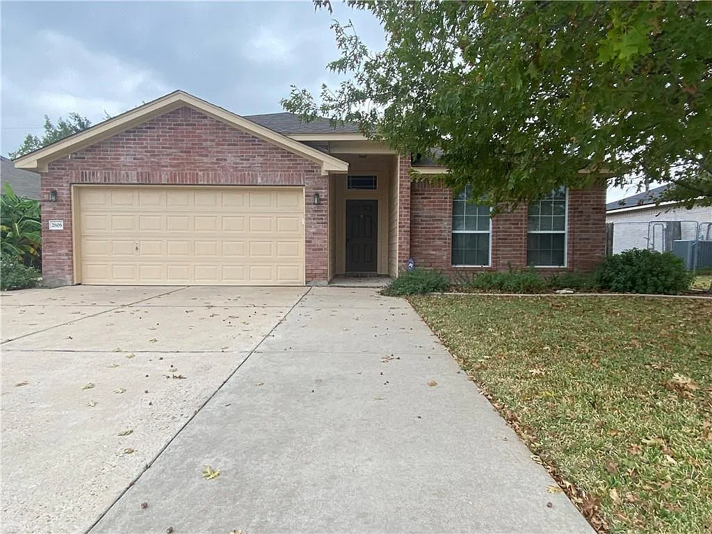 4 bed, 2.0 bath, 1645 sqft, $1,895 — Photo 1