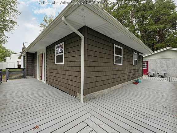 3rd image of 2604 Roselane Dr