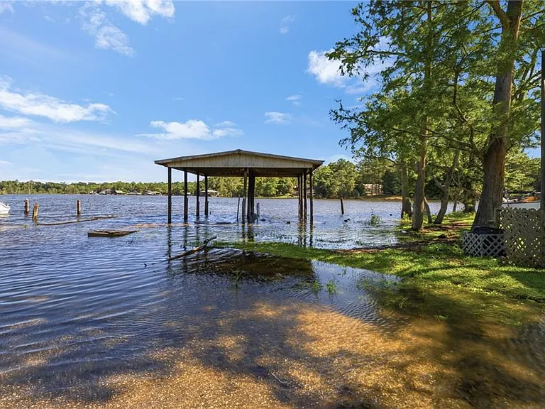 337 Riverbend Dr — Photo 15