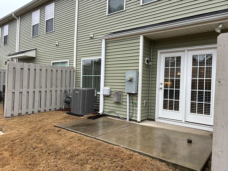 218 Button Willow St — Photo 3