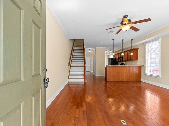 4th image of 601 Anderson Dr