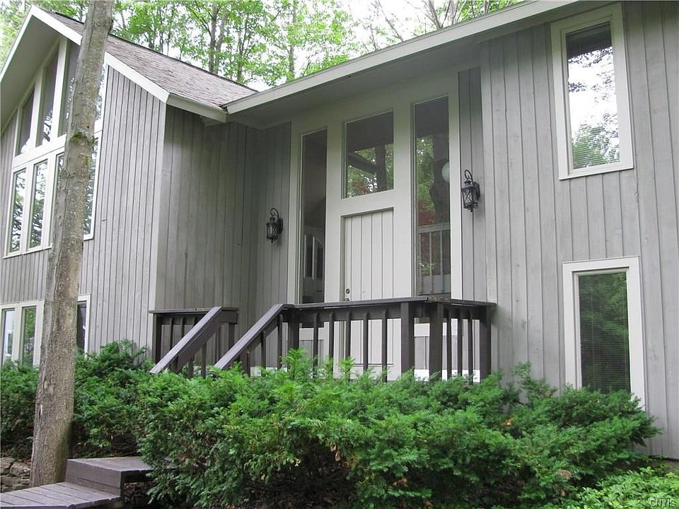 Welcome Home to 3141 Timberlea Lane located in the desirable Radisson Community