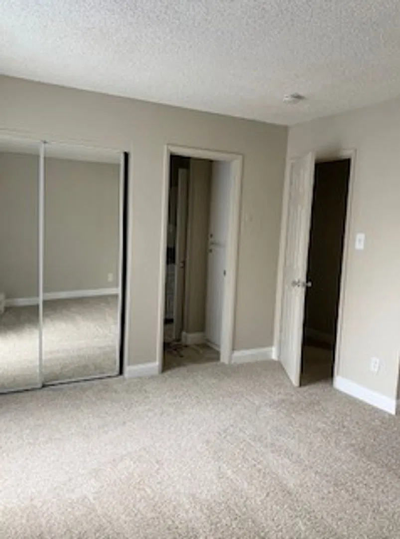 Courtyard Apartments — Photo 4
