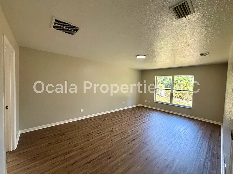 1 Olive Ln — Photo 14
