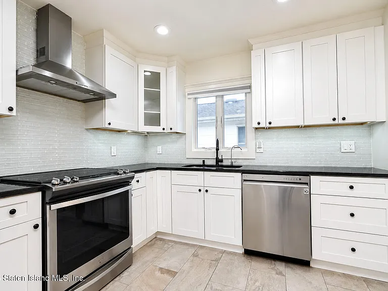 668 Sheldon Ave — Photo 17