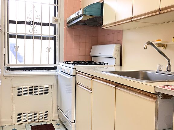 4th image of 8419 51st Ave APT 5N