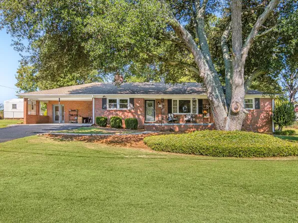 305 Belle Meade Rd, Greenwood, SC 29649