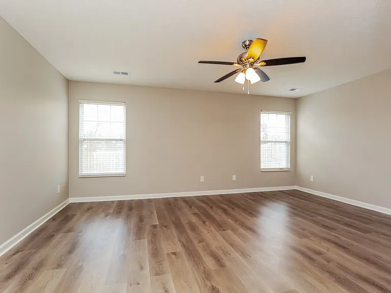 924 Grand Oak Dr — Photo 10