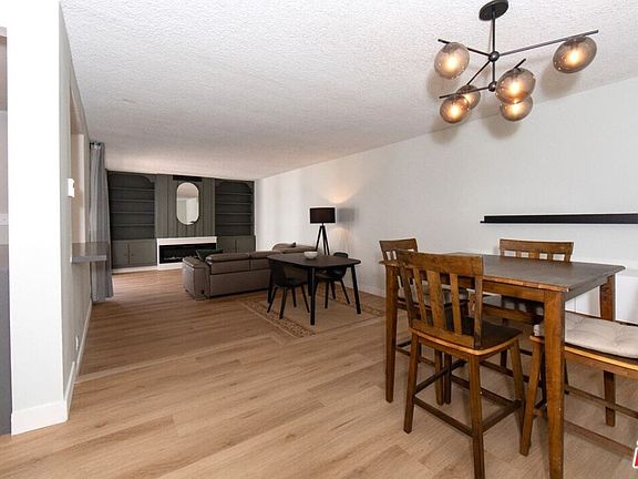 2nd image of 6124 Buckingham Pkwy Unit 307